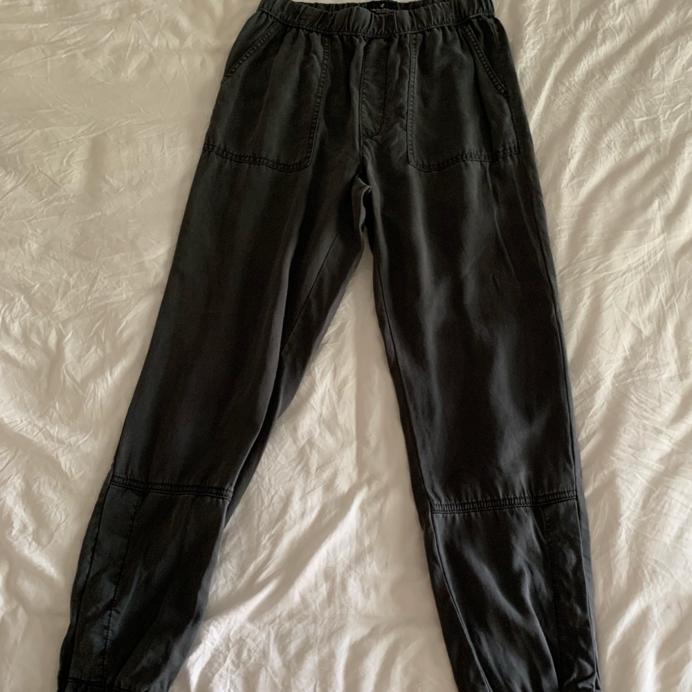jogger pants